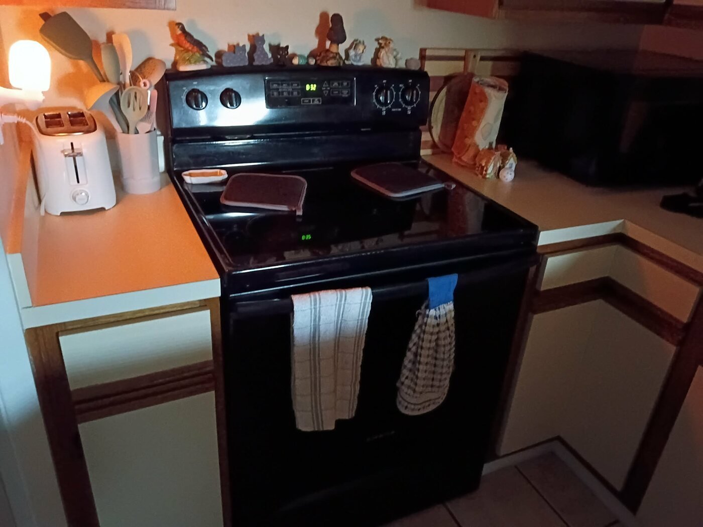 Kitchen and countertop cleaning